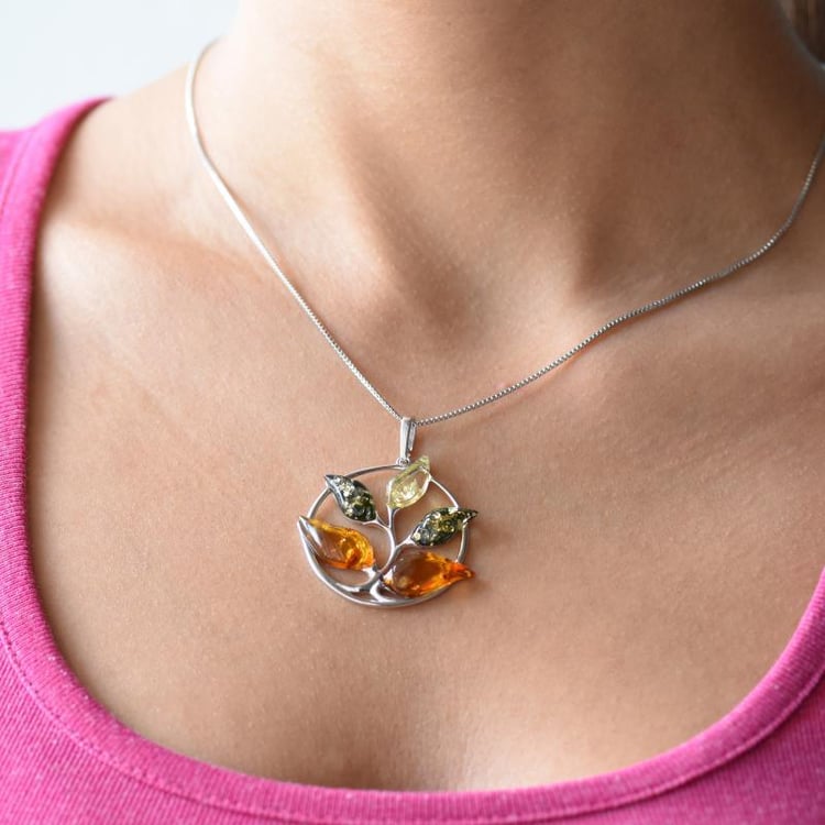 Halskette mit Bernsteinen 13858