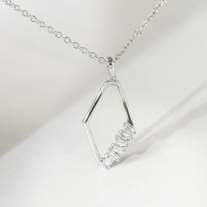 Anhänger aus Gold mit Diamanten Flora