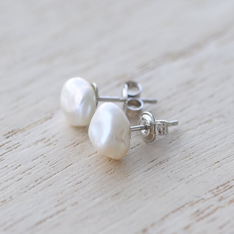 Silberne Ohrstecker mit natürlichen Perlen Nastien 61279