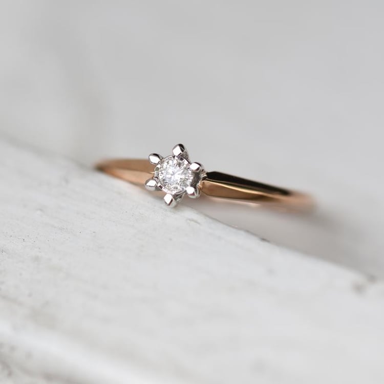 Verlobungsring im Solitär-Stil mit einem Moissaniten Leandra 105220