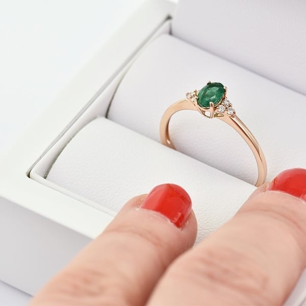 Ring mit Smaragd