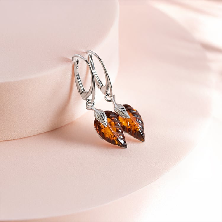 Silberne Bernsteinohrringe in Blattform Daryl 150518
