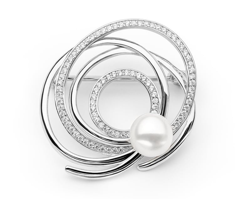 Elegante silberne Brosche mit weißer Perle und Zirkonia Nerida