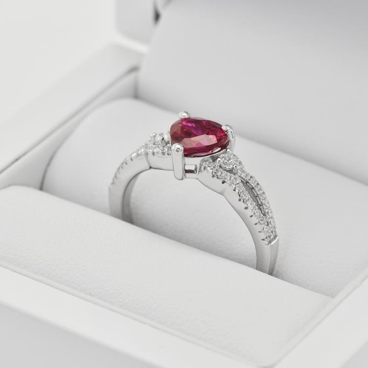 Ring aus Silber mit Rubin in Herzform Phobeus 32387