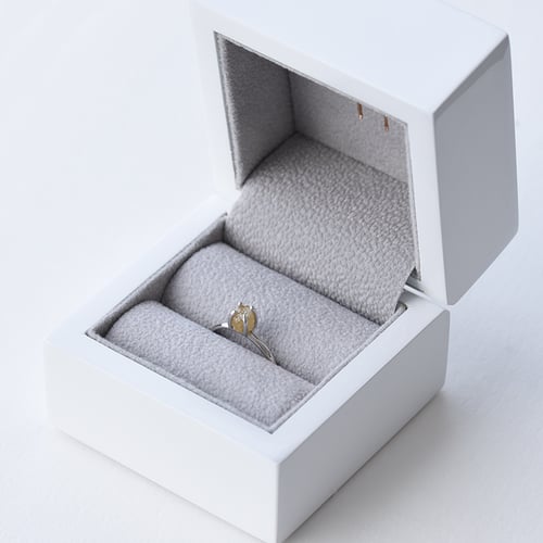 Goldring mit ungeschliffenen Diamant in gelb Nemy