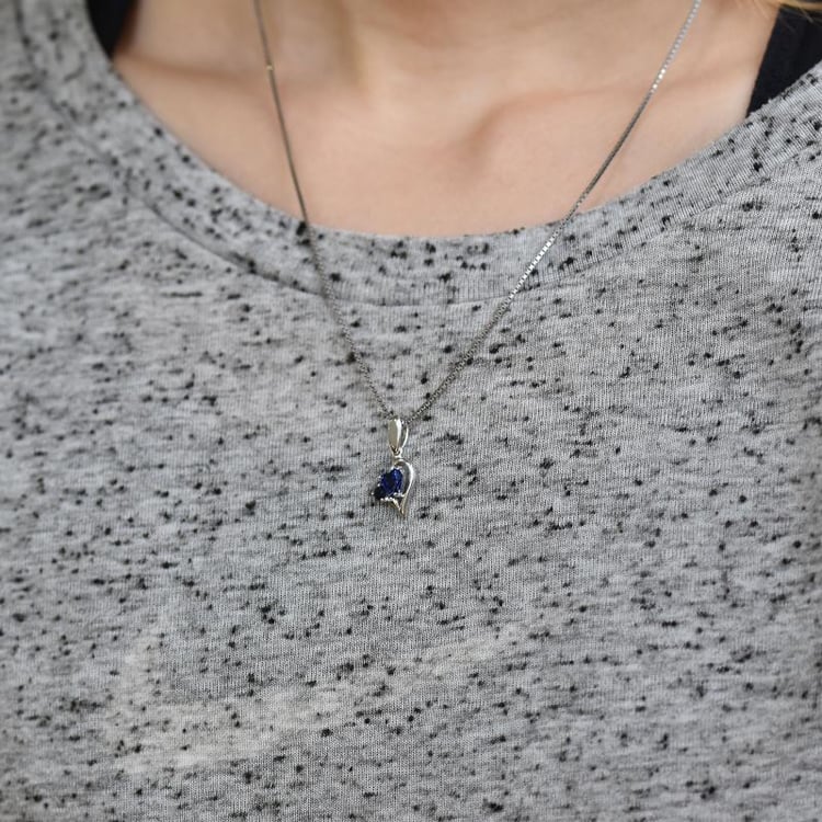 Halskette mit Saphir 27995