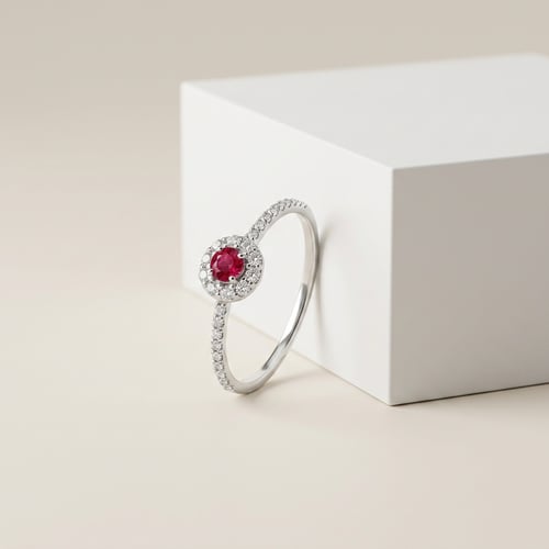 Silberner Halo-Ring mit Rubin und Lab Grown Diamanten Wendy