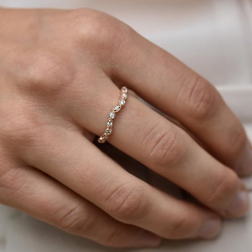 Goldener Memoire Ring mit Diamanten Lorava