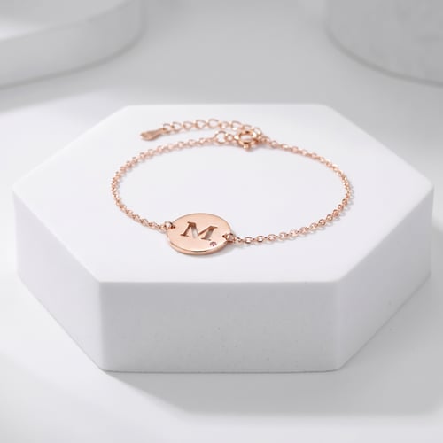 Silberarmband mit rosa Saphir und Gravur eines Buchstabens M Danny