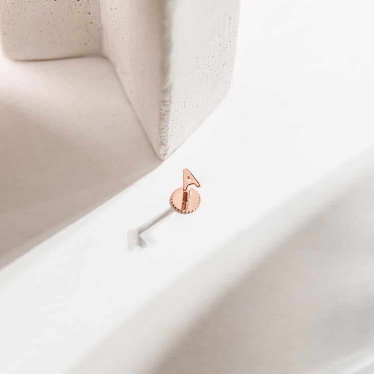 Goldene Ohrstecker mit Buchstaben Alphabet 153175