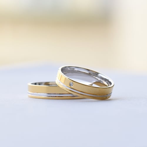 Zweifarbige Eheringe aus Gold mit Diamant Lonnell