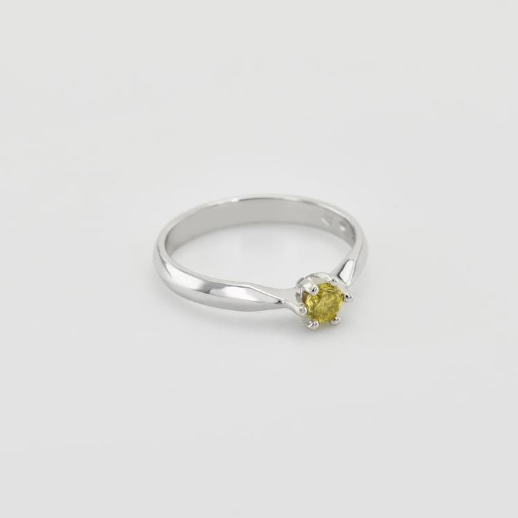 Ring mit Diamant 27790