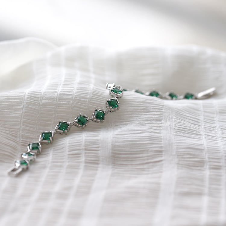 Zauberhaftes Smaragd Armband aus Silber Dialy 68039