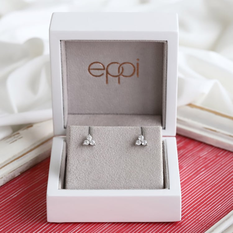 Romantische Ohrringe mit drei Diamanten Johnna 85811