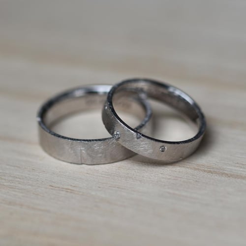 Unkonventionelle Trauringe mit Diamanten Alexis