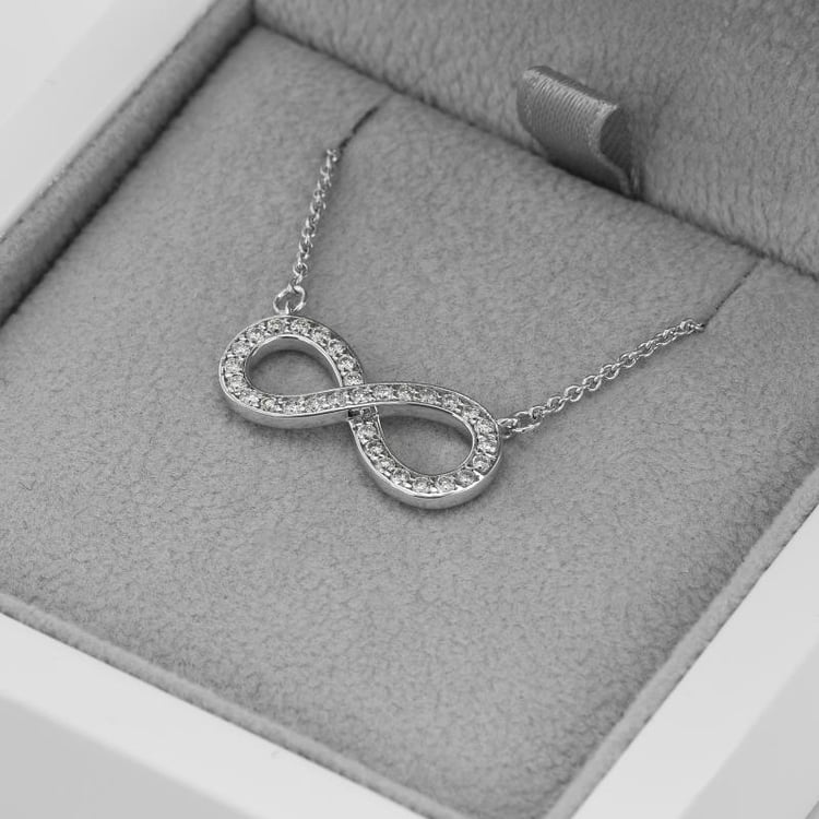Goldene Halskette mit Unendlichkeit Zeichen in Eppi-Geschenkbox 50646