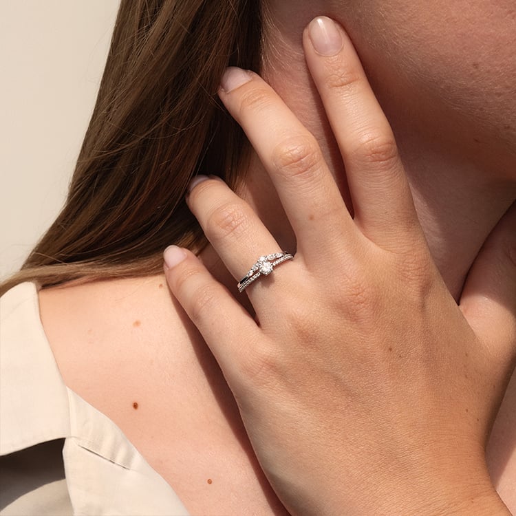 Ring in V-Form mit Diamanten Craig 142475