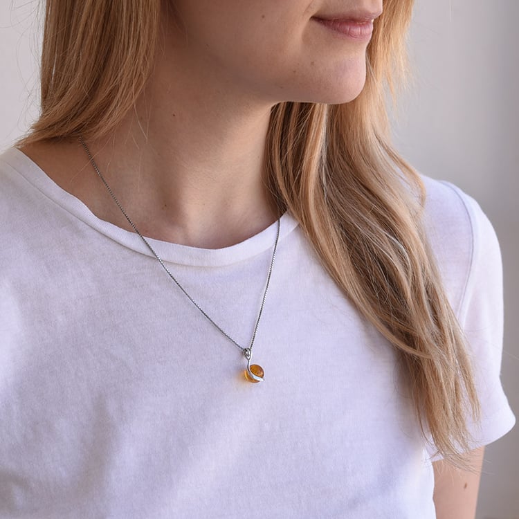 Anhänger mit Bernstein 69221