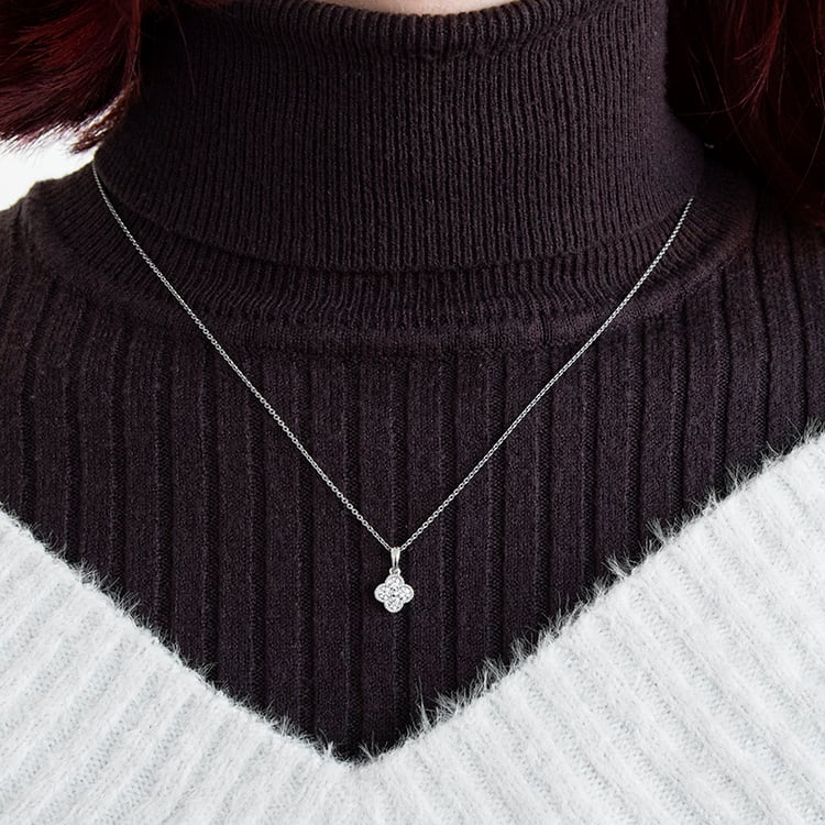 Anhänger mit einer Blume aus Lab Grown Diamanten Arwen 110498