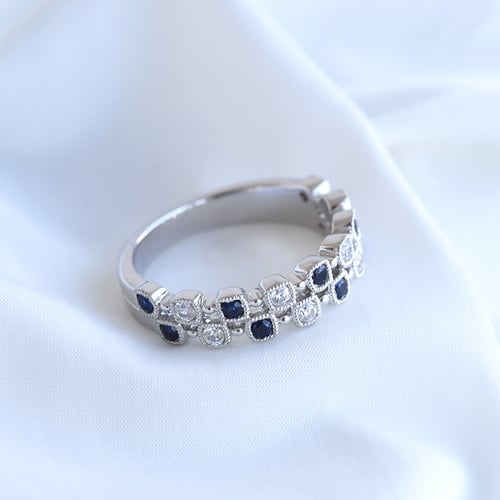 Eleganter Eternity-Ring mit Saphiren und Diamanten Sissie