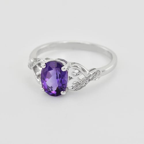 Goldener Amethystring mit Diamanten Alanyse