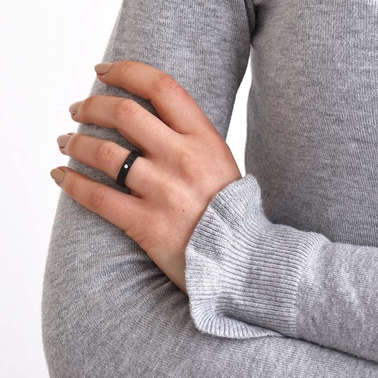 Flacher Ehering aus Carbon mit Zirkonia Noits 165579