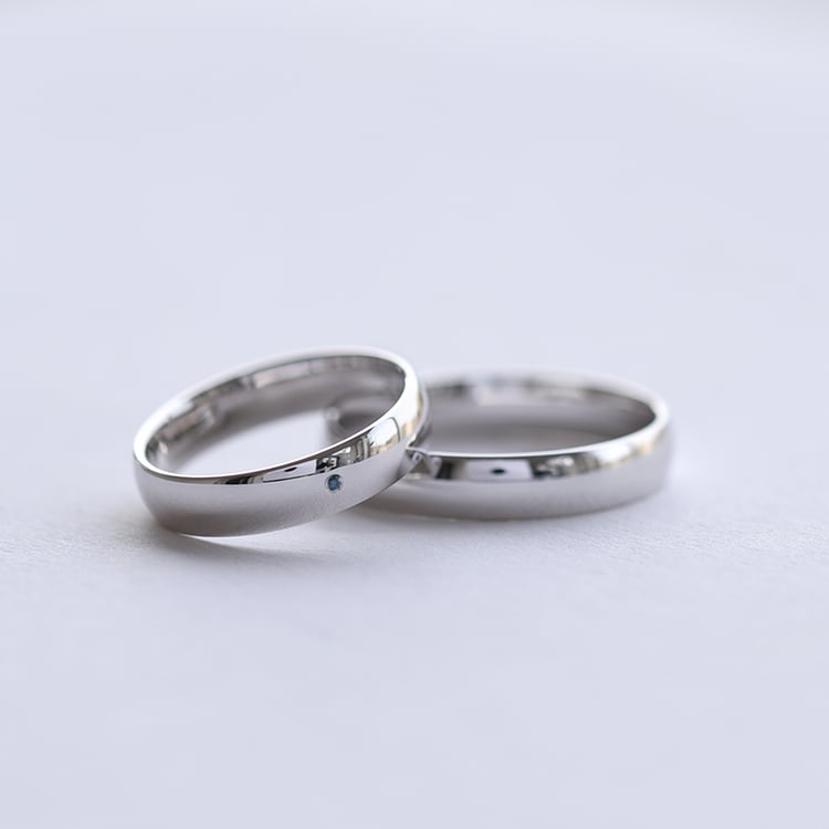 Klassische Trauringe aus Gold mit blauem Diamant Zavala 58724