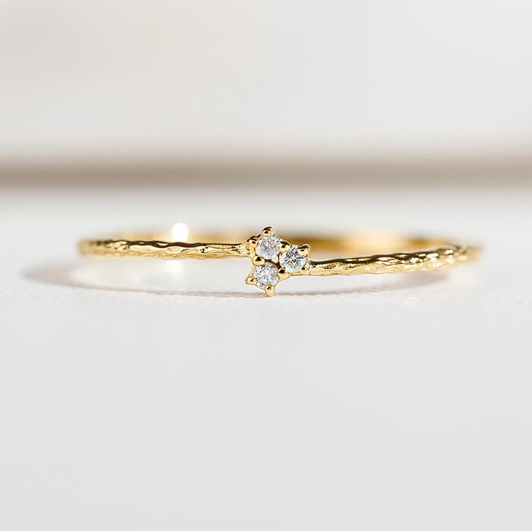 Silberner Ring mit Diamanten im Hammerschlag-Design Milan 157779