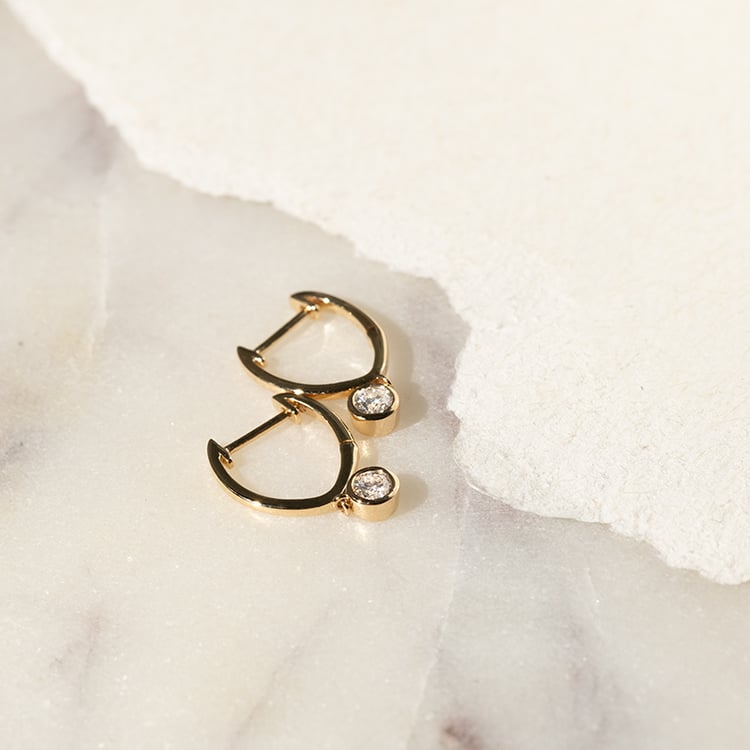 Goldene Hängeohrringe mit Diamanten Nova 137475