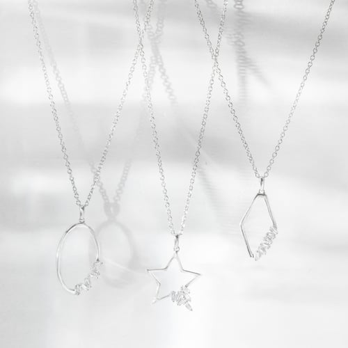 Anhänger aus Gold mit Lab Grown Diamanten Flora
