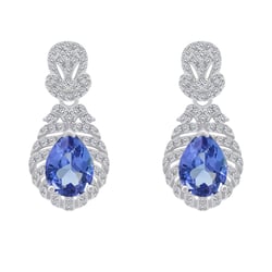 Goldene Ohrringe mit Tansaniten und Diamanten Fujita