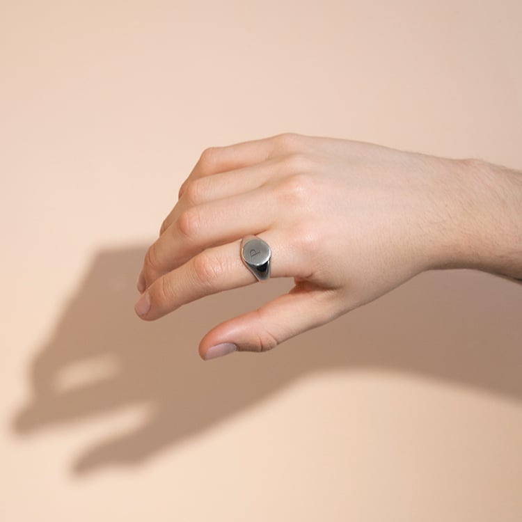 Ring mit eingraviertem Buchstaben Khloe 102115