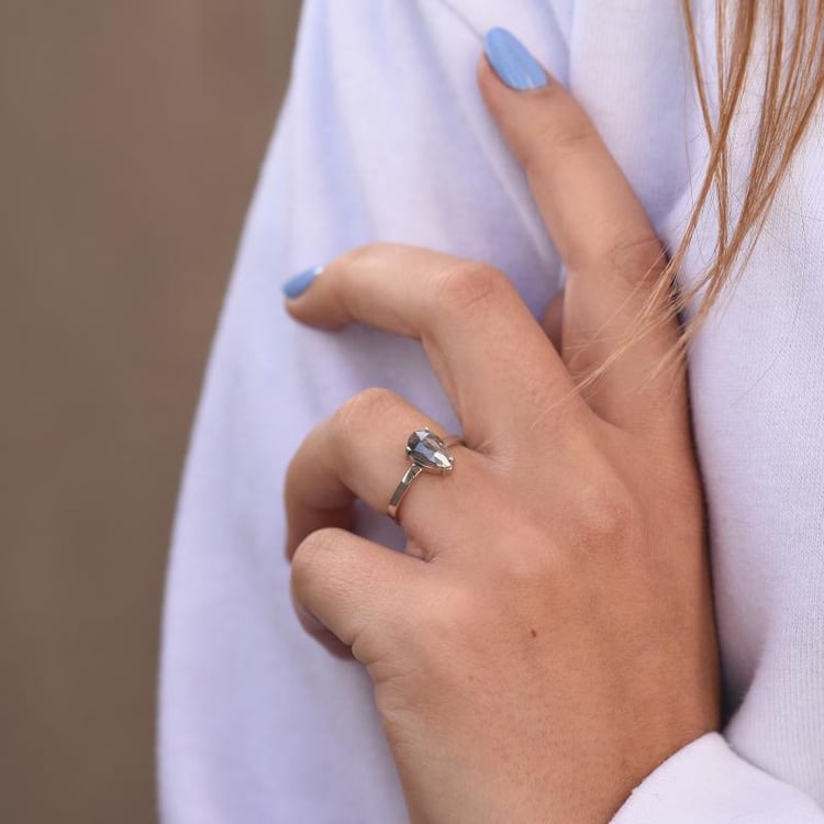 Goldring mit pear Salt and Pepper Diamant Lizia 48689