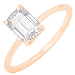 Verlobungsring mit Buchstaben und Lab Grown Diamanten im Emeraldschliff Olson