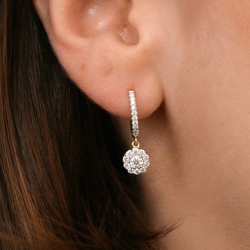 Silberne runde Ohrringe mit 0.09ct natürlichen Diamanten Namita