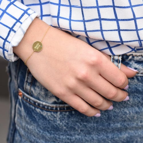 Armband aus Gold mit blauen Diamanten und personalisierter Gravur Shalek