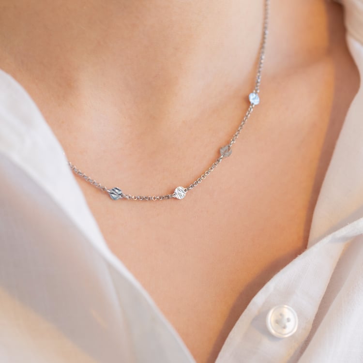 Silberne Kette mit kleinen Plättchen Ansel 101190