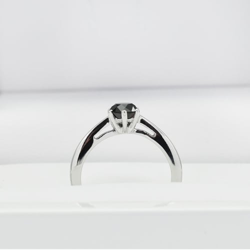 Verlobungsring mit schwarzem Diamant Rima