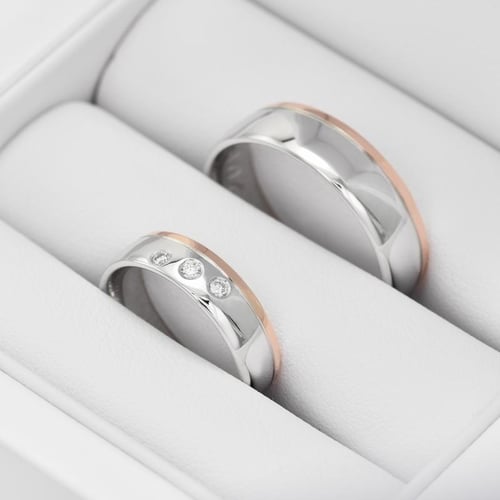 Bicolor Eheringe aus zwei Goldtönen mit Diamanten Erel