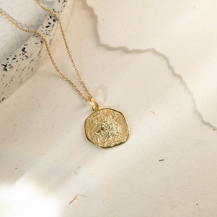 Silberanhänger mit Symbolen des Tierkreiszeichens 136662