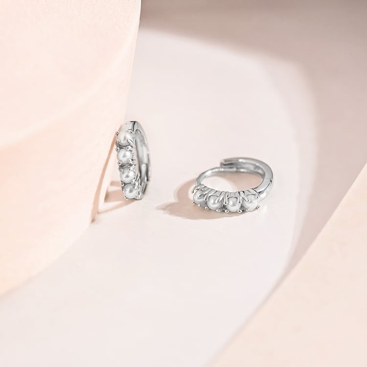 Runde goldene Ohrringe mit Perlen Bode 153180