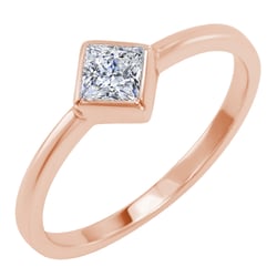 Goldring mit Diamant im Prinzessschliff Luale