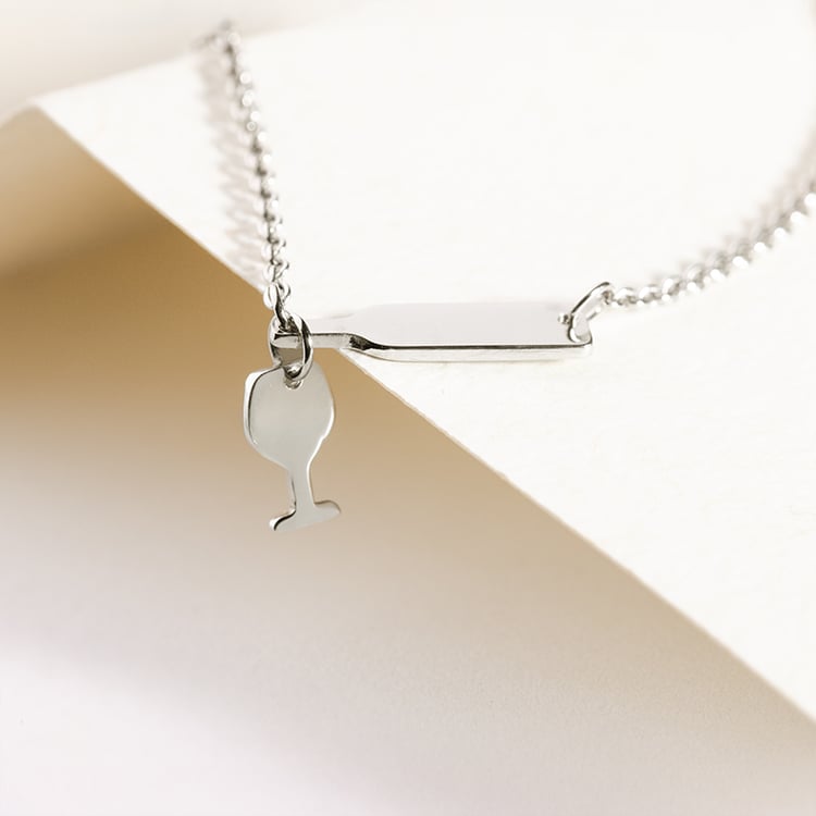 Silberne Halskette mit einer Flasche und Weinglas Drue 147786