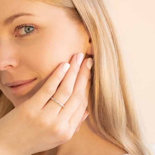 Eheringe mit geflochtenem Ring mit Diamanten und Komfortring Frances