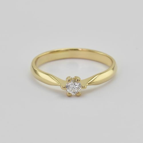 Goldener Verlobungsring mit Moissanit Iravan