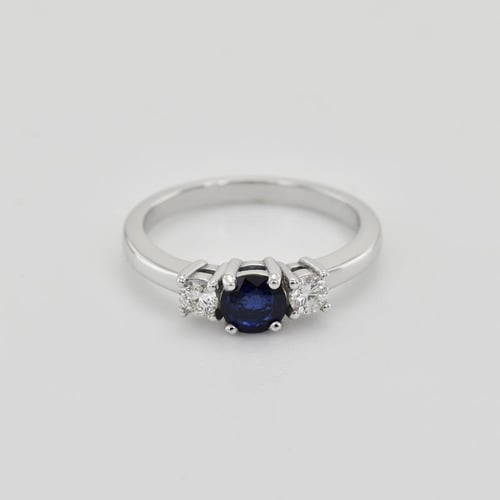 Verlobungsring mit Saphir und Diamanten Clark