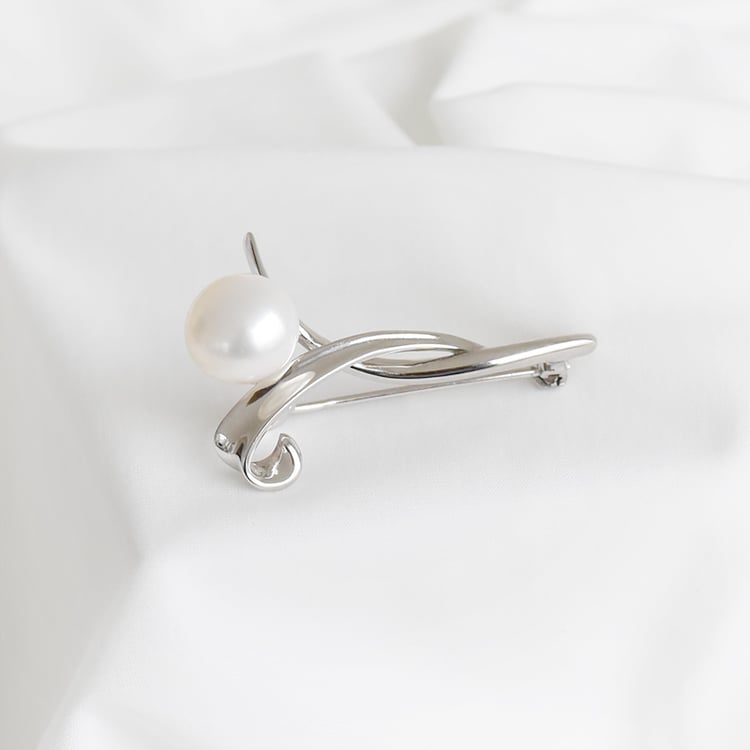 Silberne Brosche mit weißer Perle Erik 91408