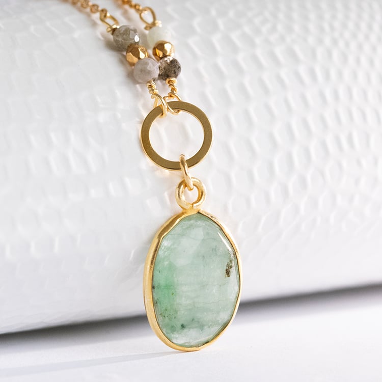 Vergoldete Kette aus Silber mit Smaragd-Perlen und einem Anhänger Atiana 115655