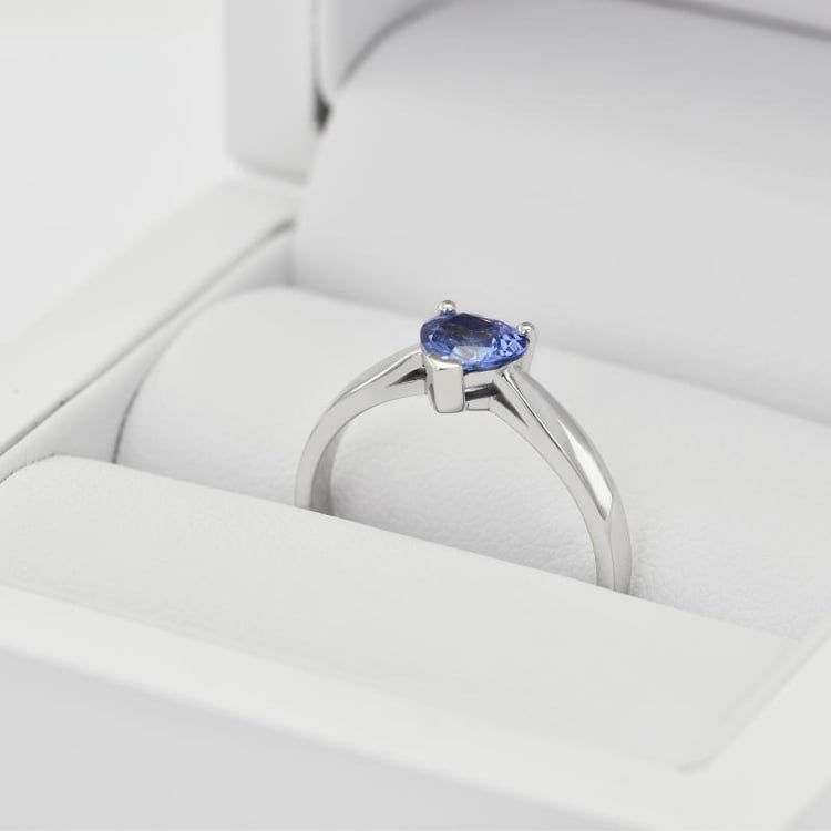 Verlobungsring mit Tansanit in Herzform Lila 33993