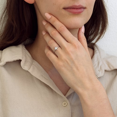 Verlobungsring mit Diamant in Marquise Form Janne